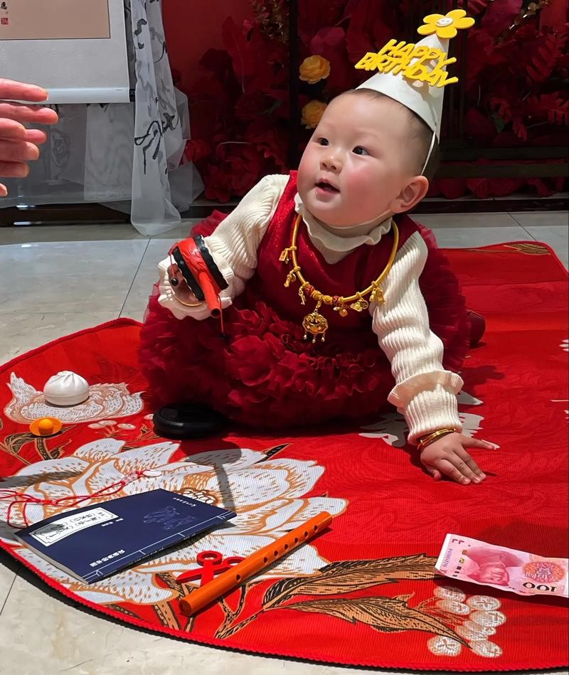 14岁龙凤胎摆卖春联，小摊大梦想创下3万营收奇迹